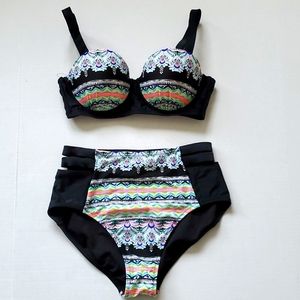 Raisins Curve 2-Piece Swimsuit